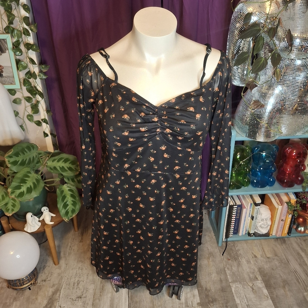 Hot Topic Plus Size Daisy Street Cold Shoulder Dainty Floral Mini Dress